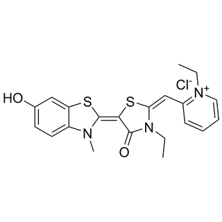 1-ethyl-2-((E)-((Z)-3-ethyl-5-(6-hydroxy-3-methylbenzo[d]thiazol-2(3H)-ylidene)-4-oxothiazolidin-2-ylidene)methyl)pyridin-1-ium chloride