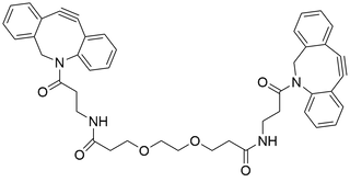 Bis-DBCO-NHCO-PEG2